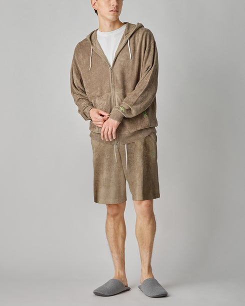 身長182cm / 細身体型 / Lサイズ