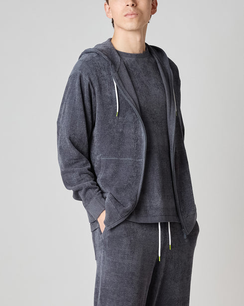 身長182cm/ 細身体型 / Lサイズ